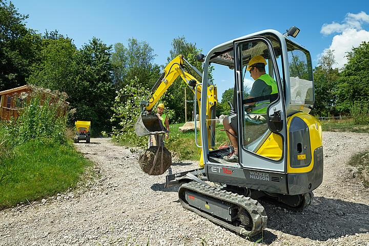 ET16 Excavadora convencional sobre orugas